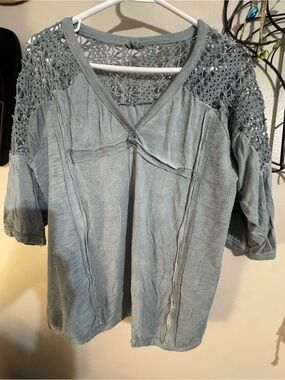 POL Boho Crochet Lace Mixed Texture Top Sage Gray Size Small